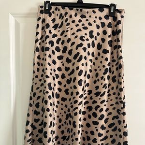 Champagne and Black Patterned Midi Skirt - size M